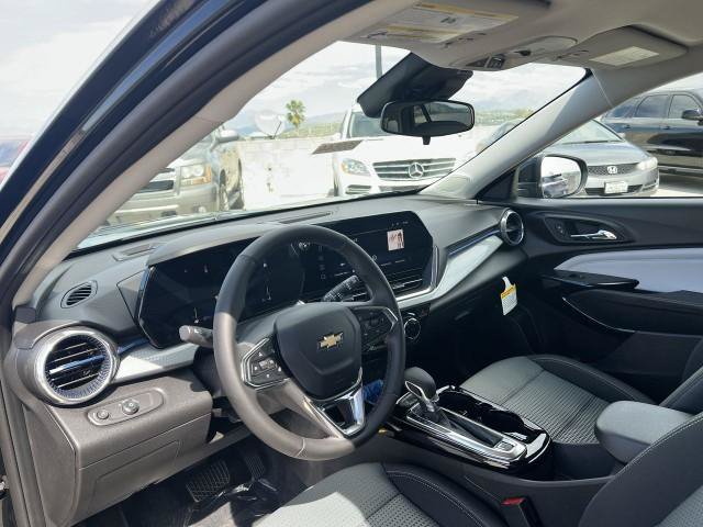 New 2026 Chevrolet Trax LT w/ LT Convenience Package FWD image 10