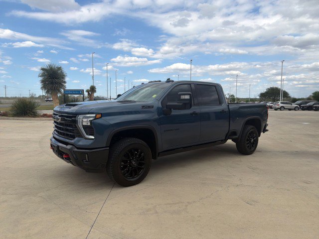 Used 2026 Chevrolet Silverado 2500 LTZ w/ LTZ Plus Package AWD/4WD image 3