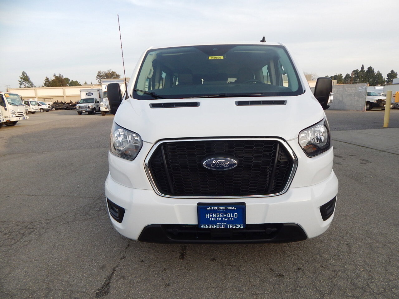 Used 2023 Ford Transit 350 XLT image 11