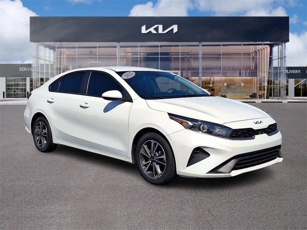 Certified 2022 Kia Forte LXS image 1