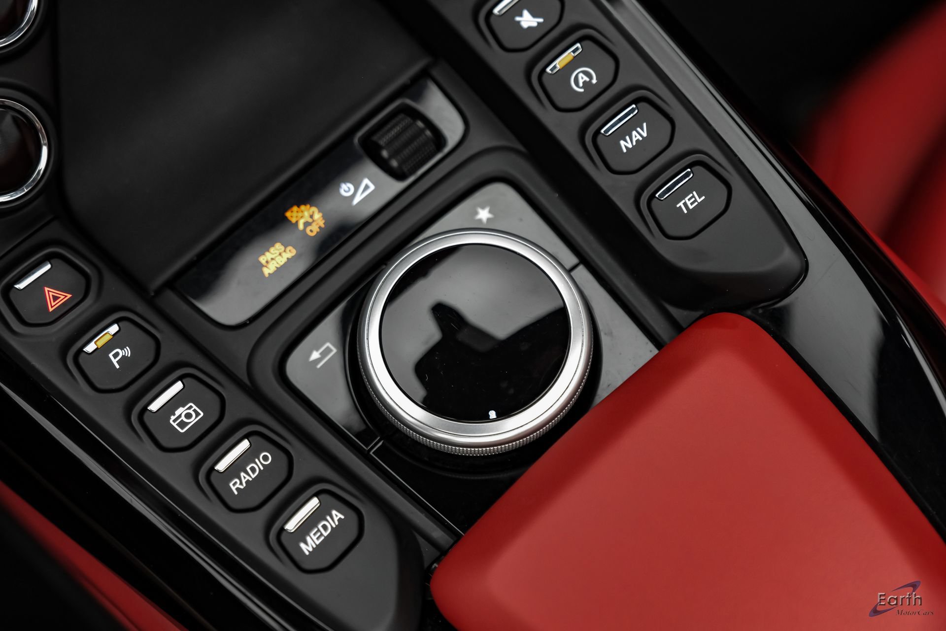 Used 2022 Aston Martin V8 Vantage Roadster RWD image 68