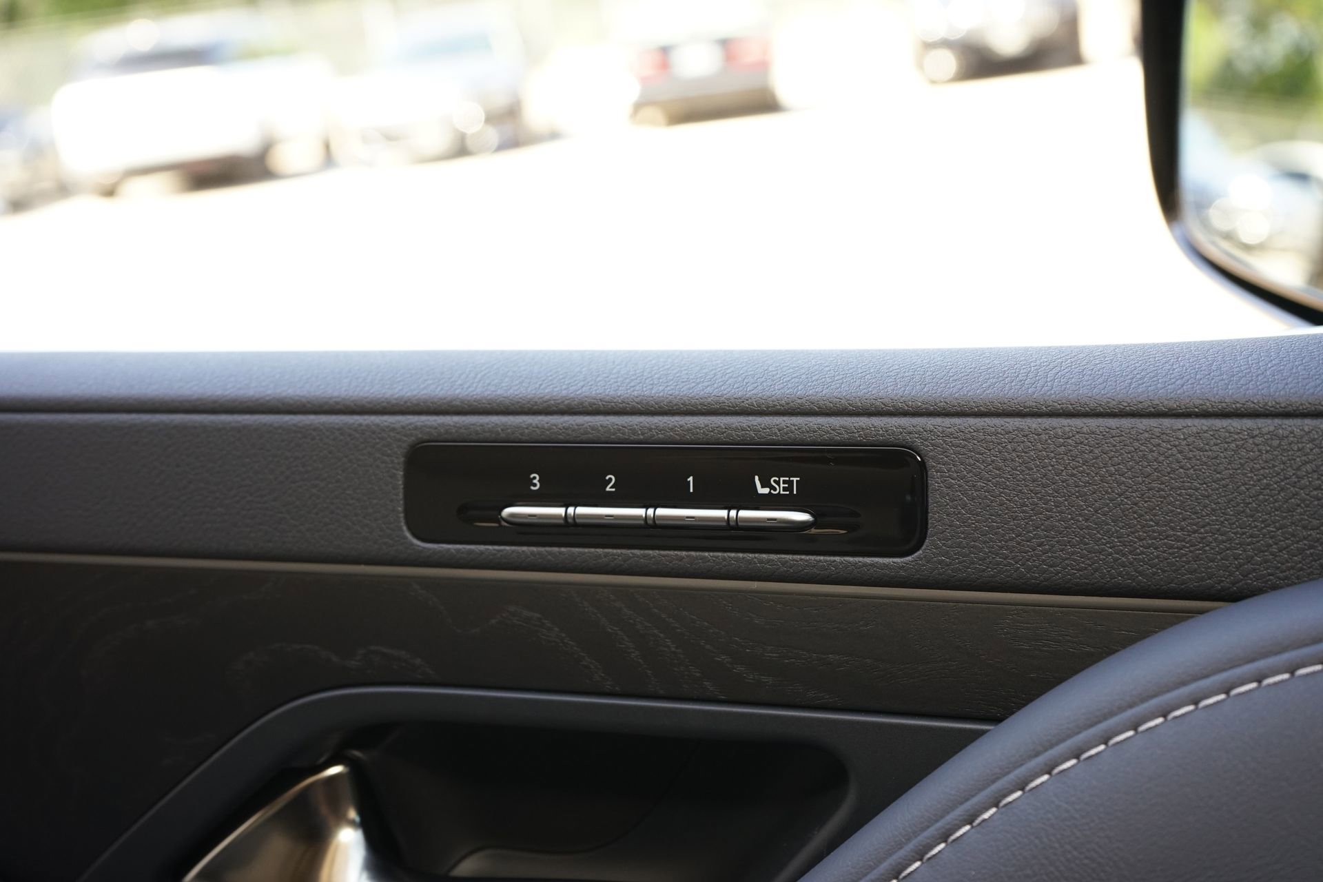 Used 2025 Lexus LX 600 4WD w/ Accessory Package (2T) image 33