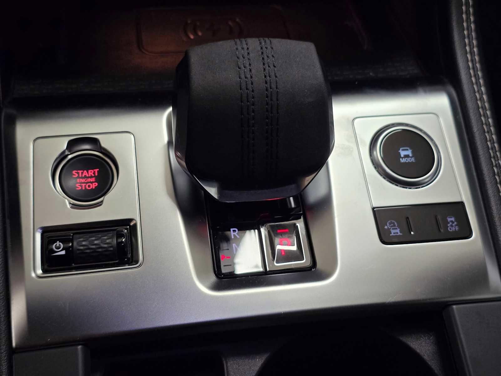 Used 2026 Jaguar F-PACE R-Dynamic S AWD/4WD image 35