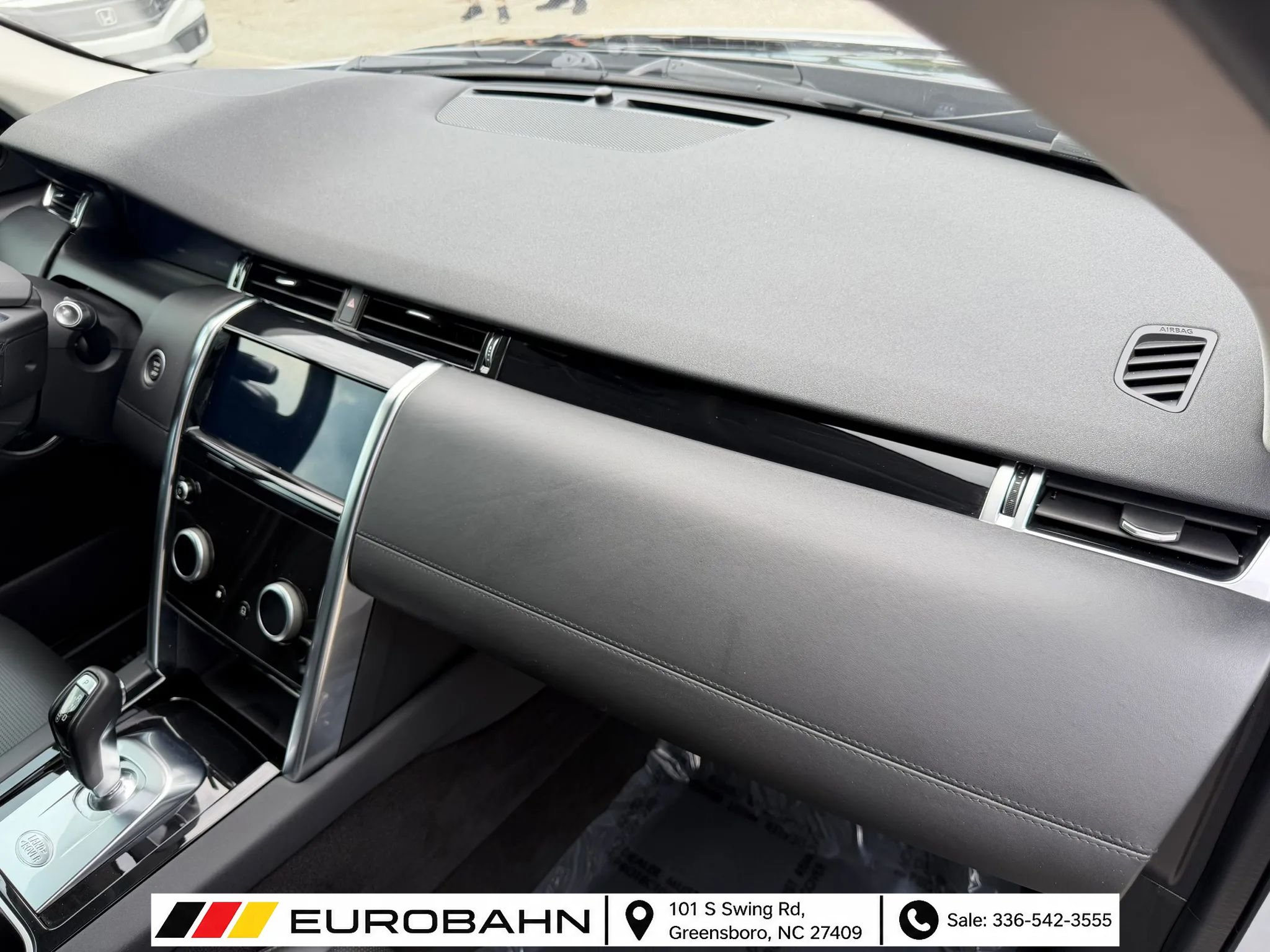 Used 2020 Land Rover Discovery Sport SE AWD/4WD image 20