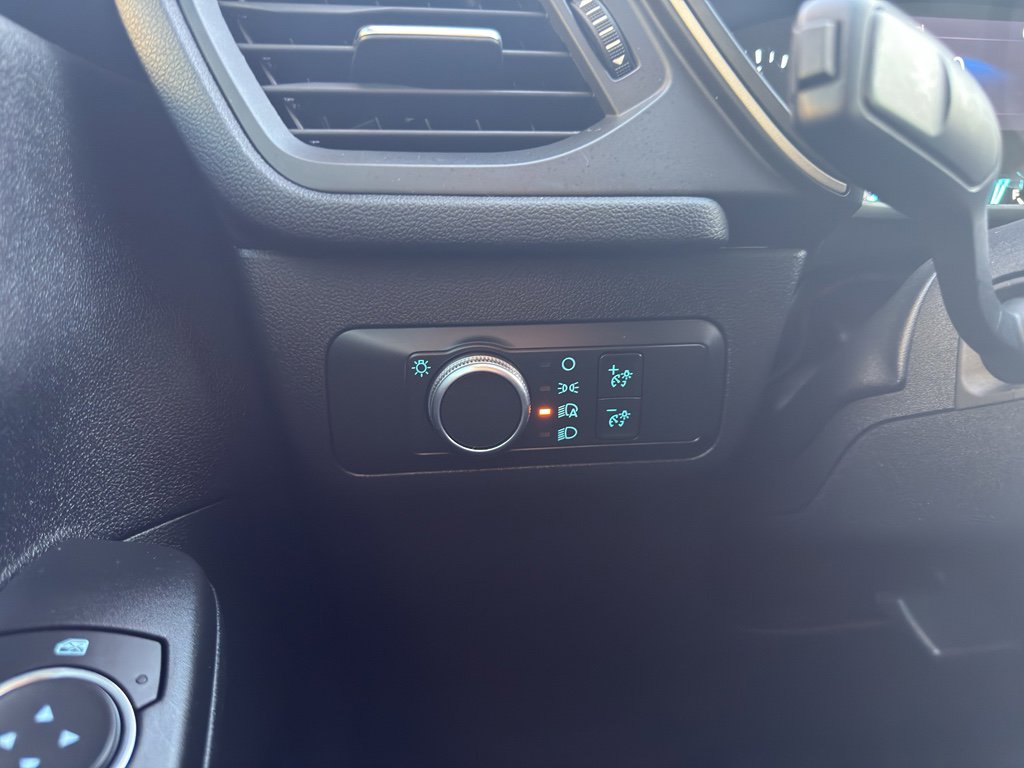 Used 2022 Ford Escape SE w/ Cold Weather Package image 21