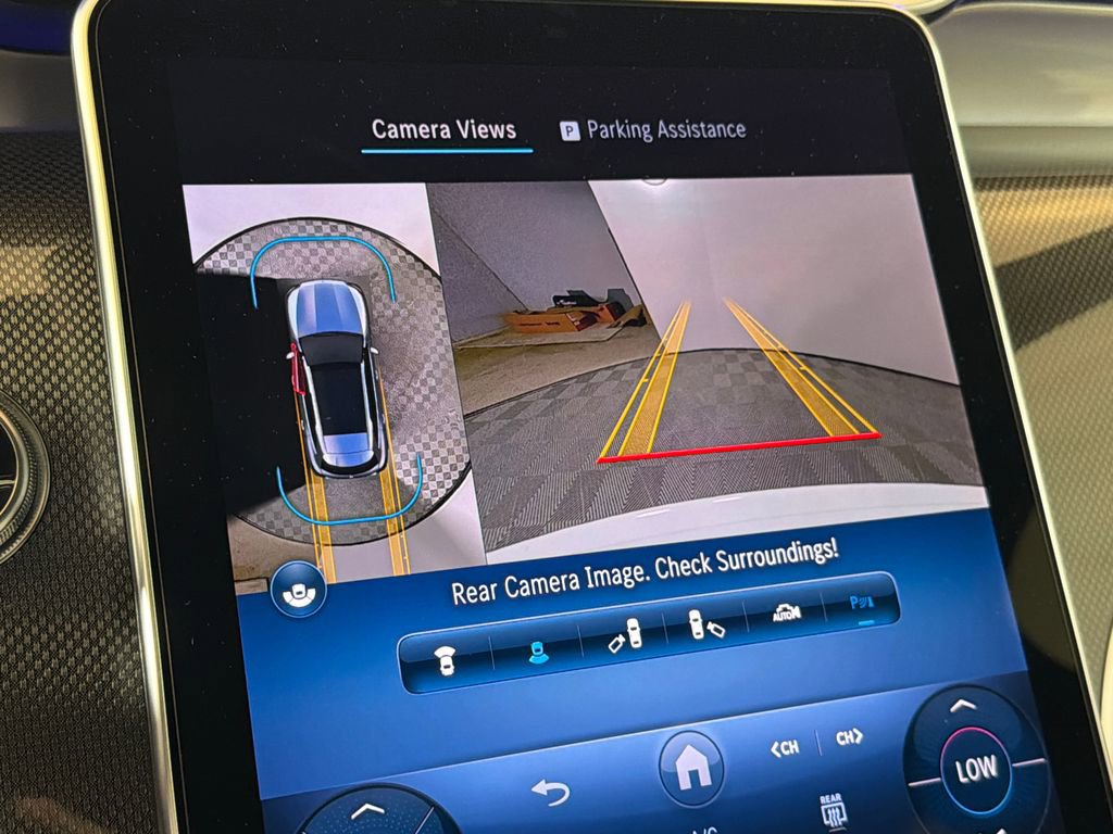 Used 2025 Mercedes-Benz GLC 300 image 32