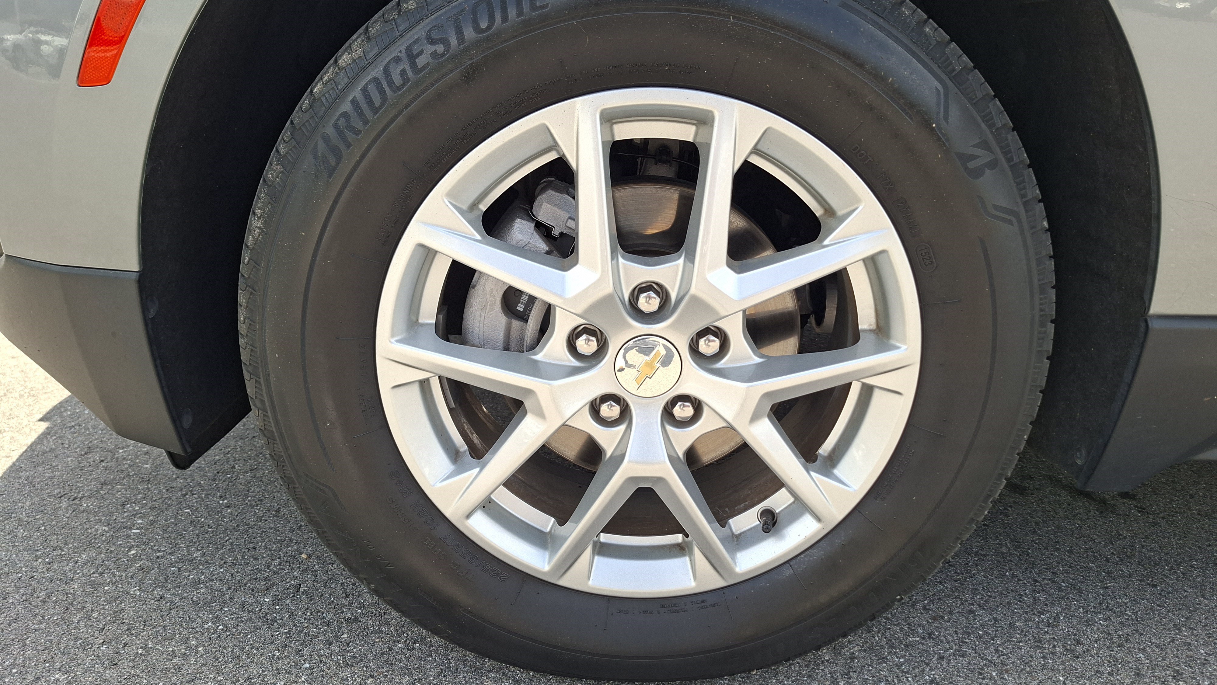 Used 2023 Chevrolet Equinox LT AWD/4WD image 25