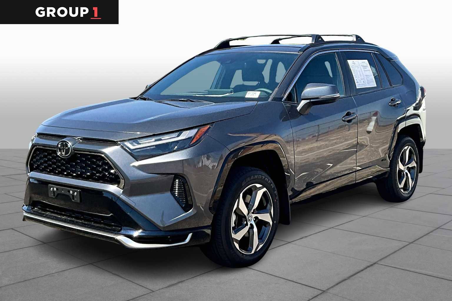 Certified 2025 Toyota RAV4 SE image 1