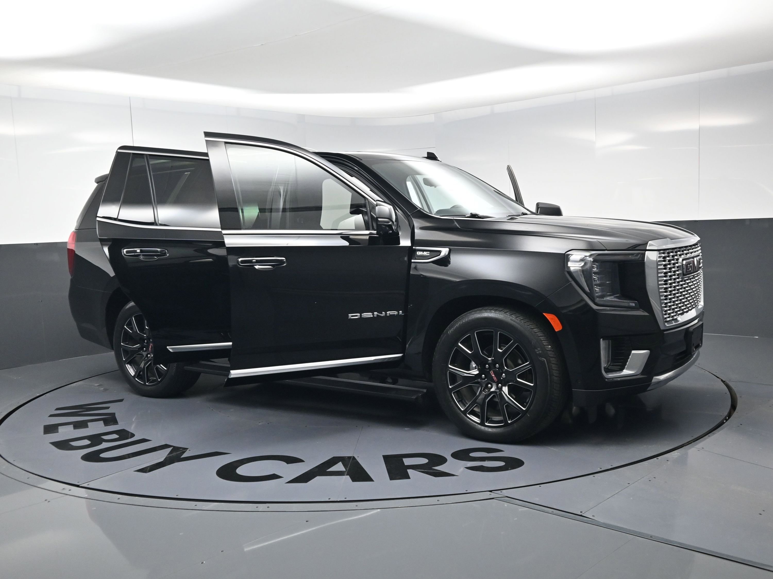 Used 2023 GMC Yukon Denali w/ Advanced Technology Package image 25