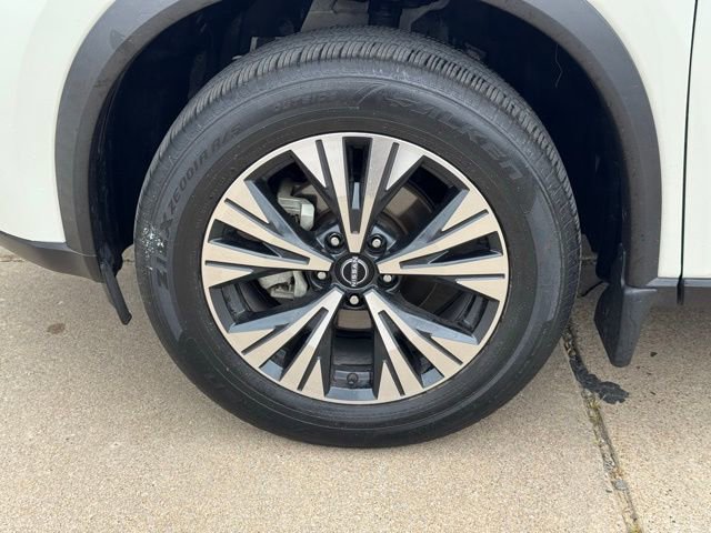 Used 2023 Nissan Rogue SV image 8