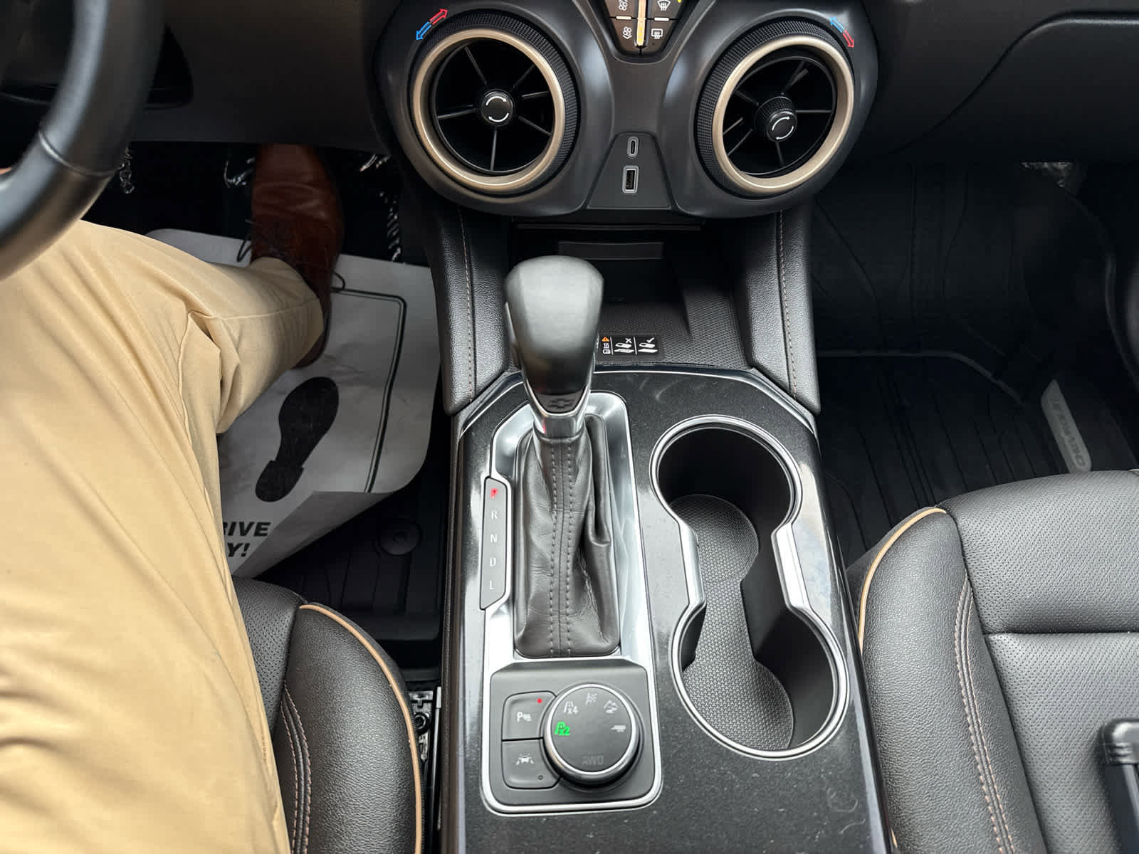 Used 2024 Chevrolet Blazer Premier w/ Driver Confidence II Package image 23