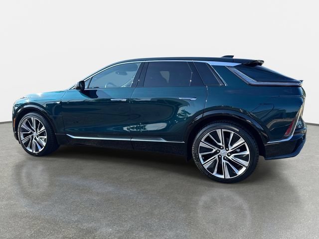 Certified 2025 Cadillac Lyriq Luxury w/ LPO, Floor Liner Package AWD/4WD image 3