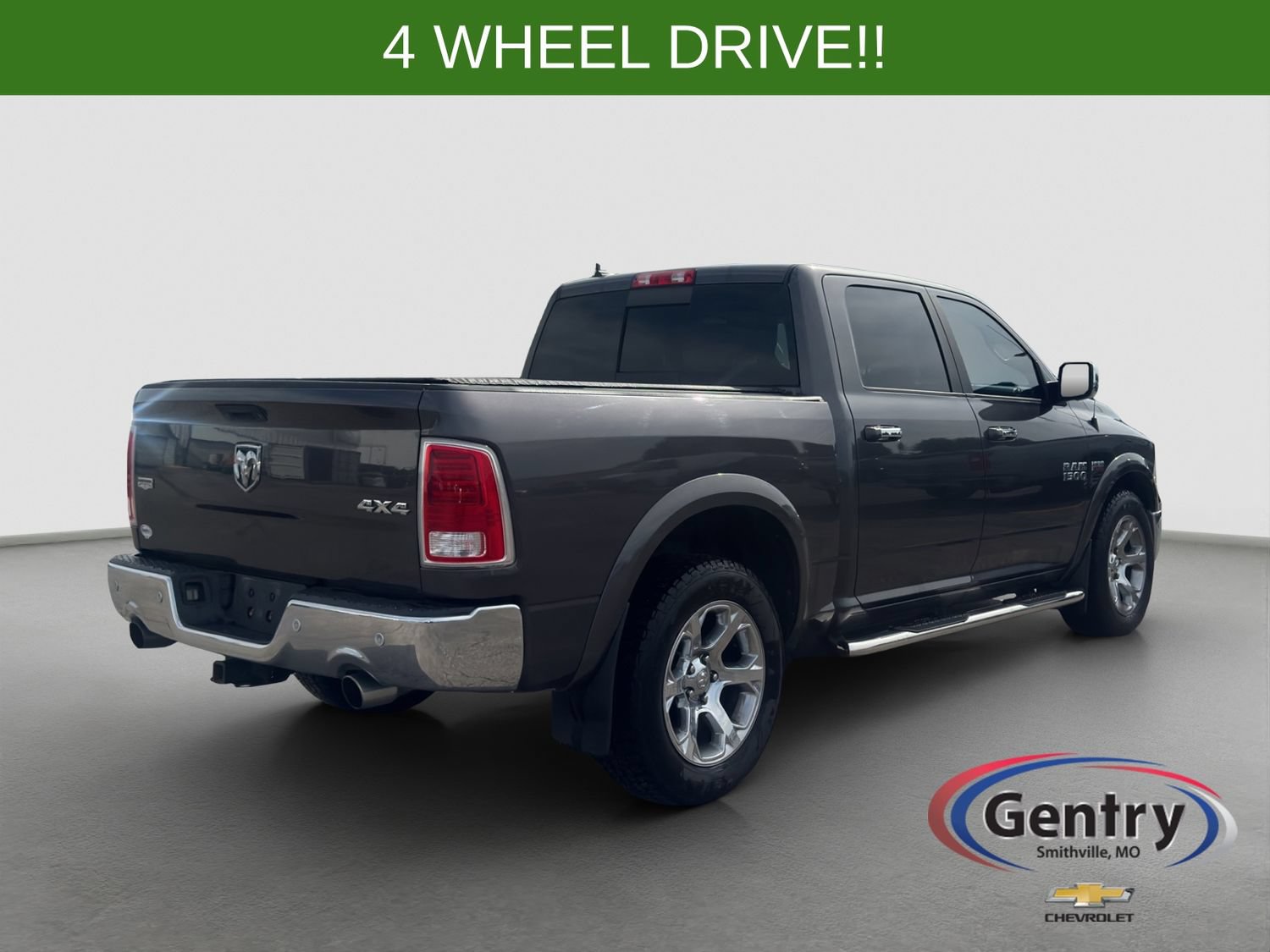 Used 2017 RAM 1500 Laramie w/ Convenience Group AWD/4WD image 6
