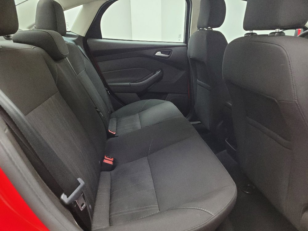 Used 2016 Ford Focus SE FWD image 19