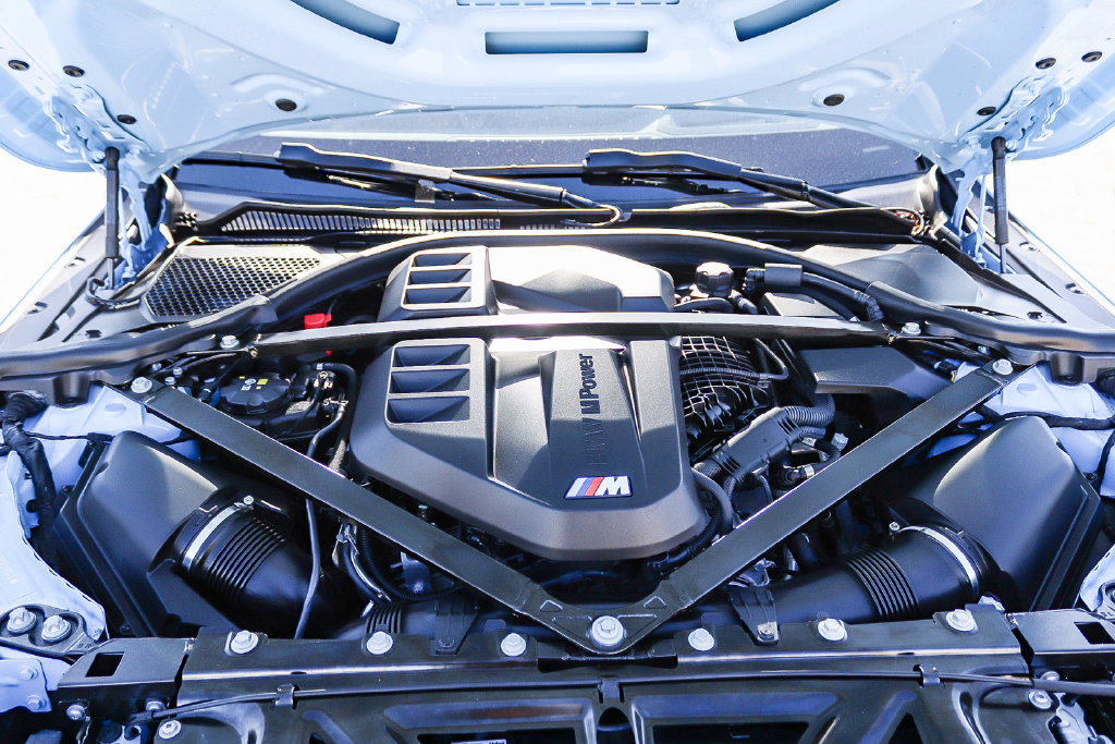 Used 2024 BMW M2 w/ Lighting Package RWD image 30