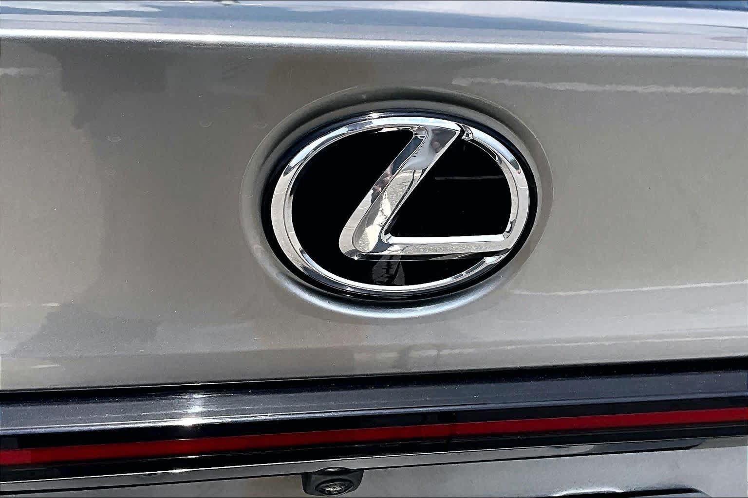 Used 2021 Lexus IS 300 w/ Accessory Package RWD image 10