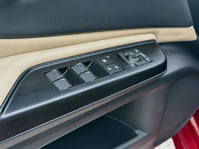 Used 2021 Lexus ES 300h Ultra Luxury w/ Accessory Package 2 FWD image 22