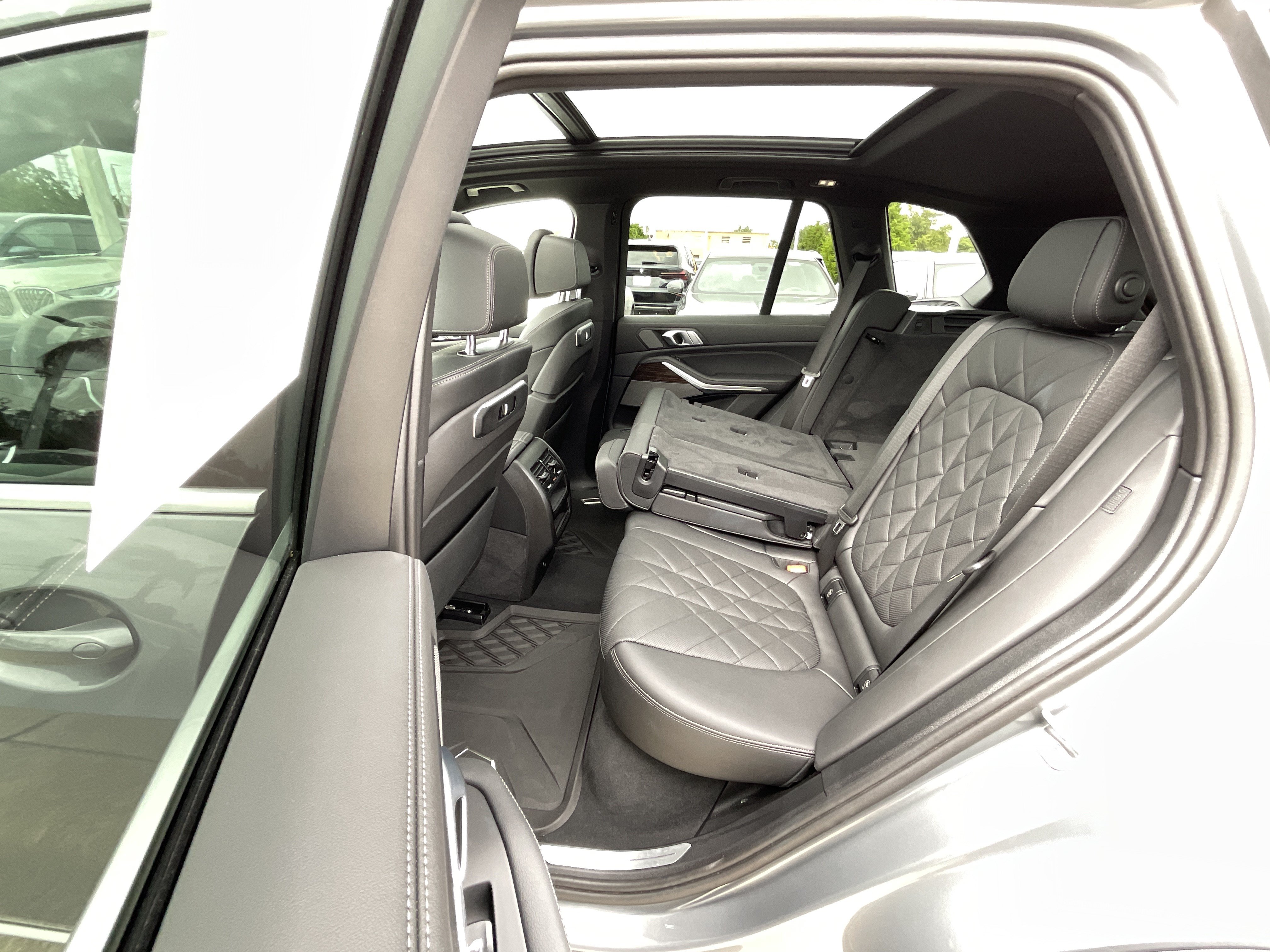 Used 2024 BMW X5 xDrive40i w/ Premium Package AWD/4WD image 29