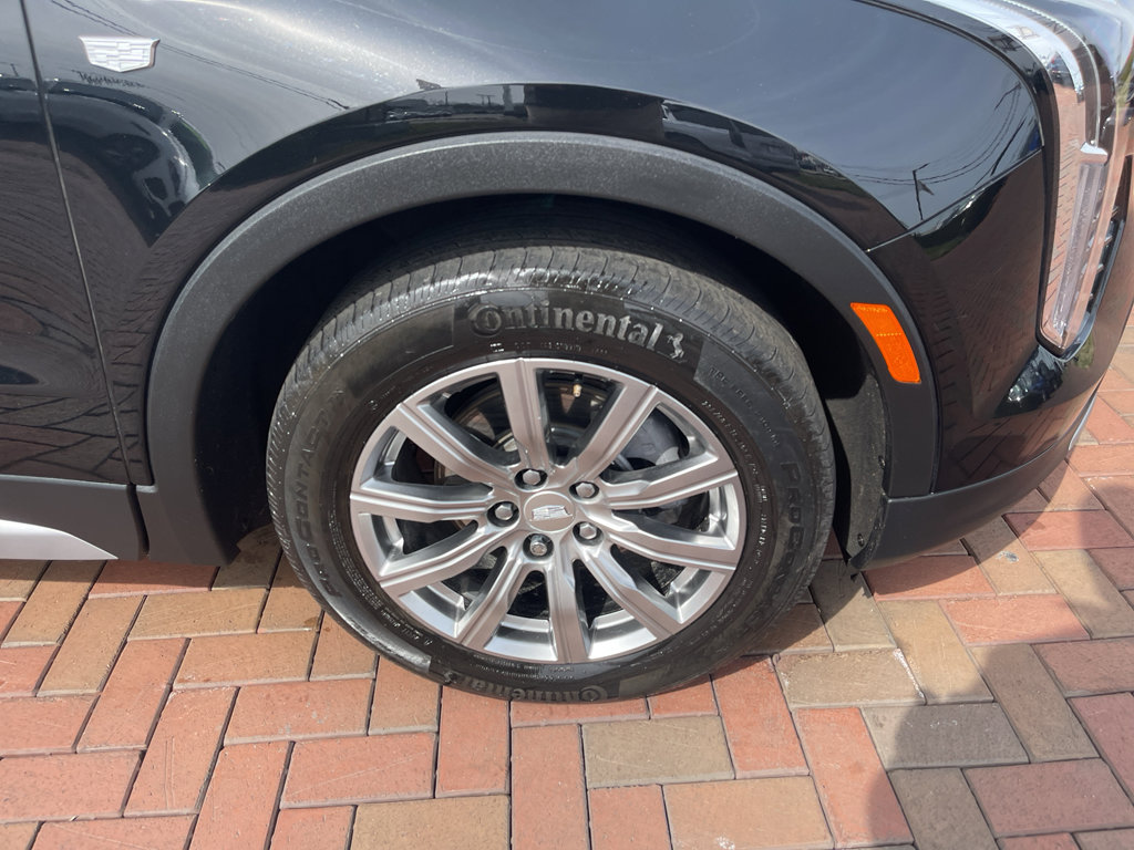 Used 2023 Cadillac XT4 Premium Luxury w/ Cold Weather Package image 6