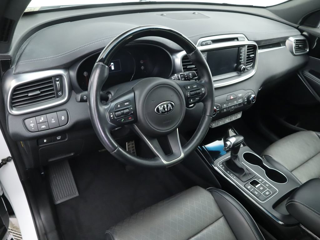 Used 2018 Kia Sorento SX image 9