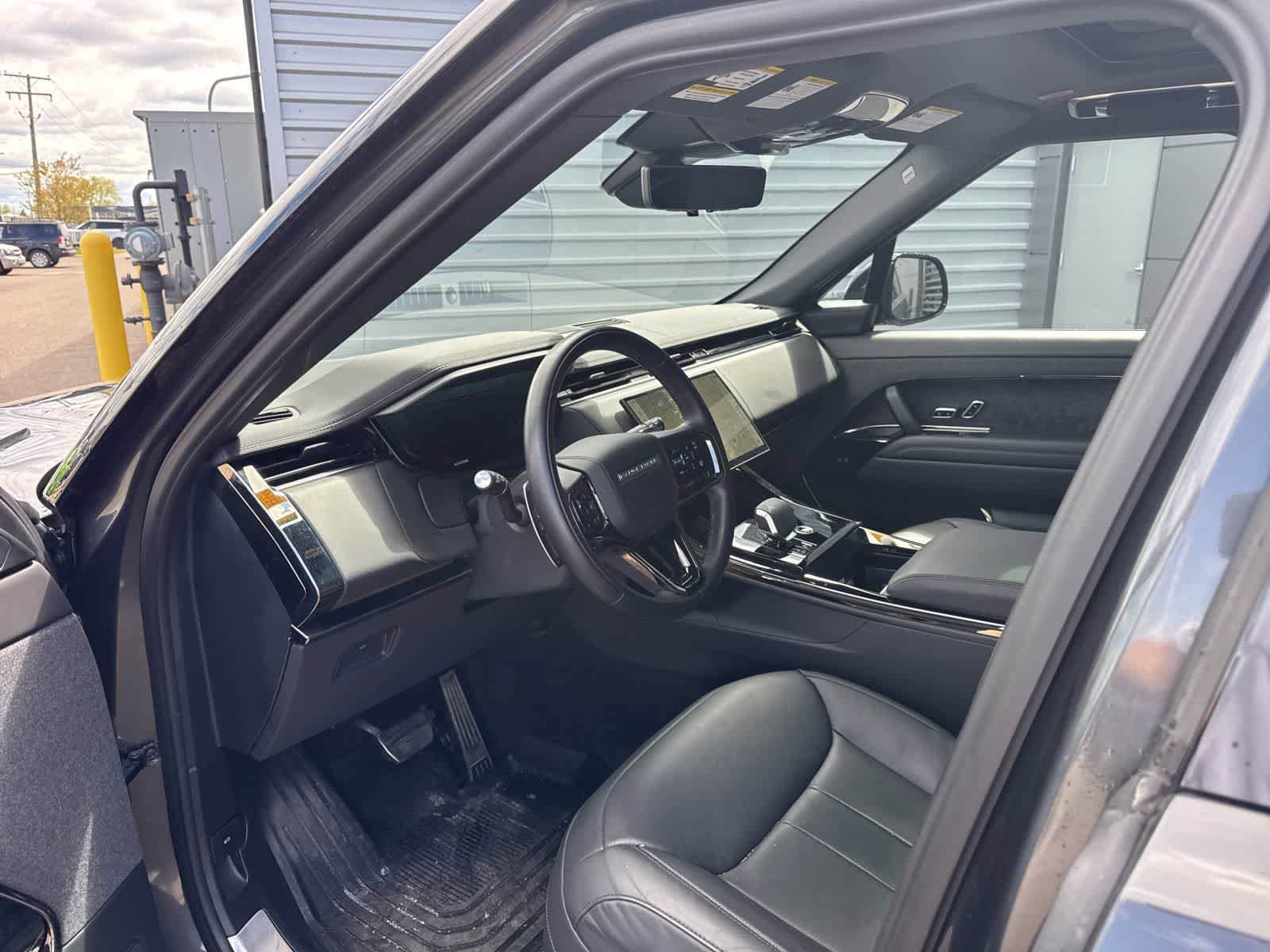 Used 2024 Land Rover Range Rover Sport Dynamic SE AWD/4WD image 9