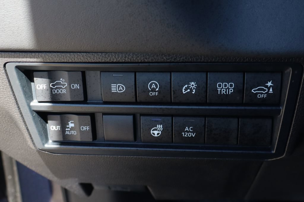 Used 2025 Toyota Tundra Platinum AWD/4WD image 24