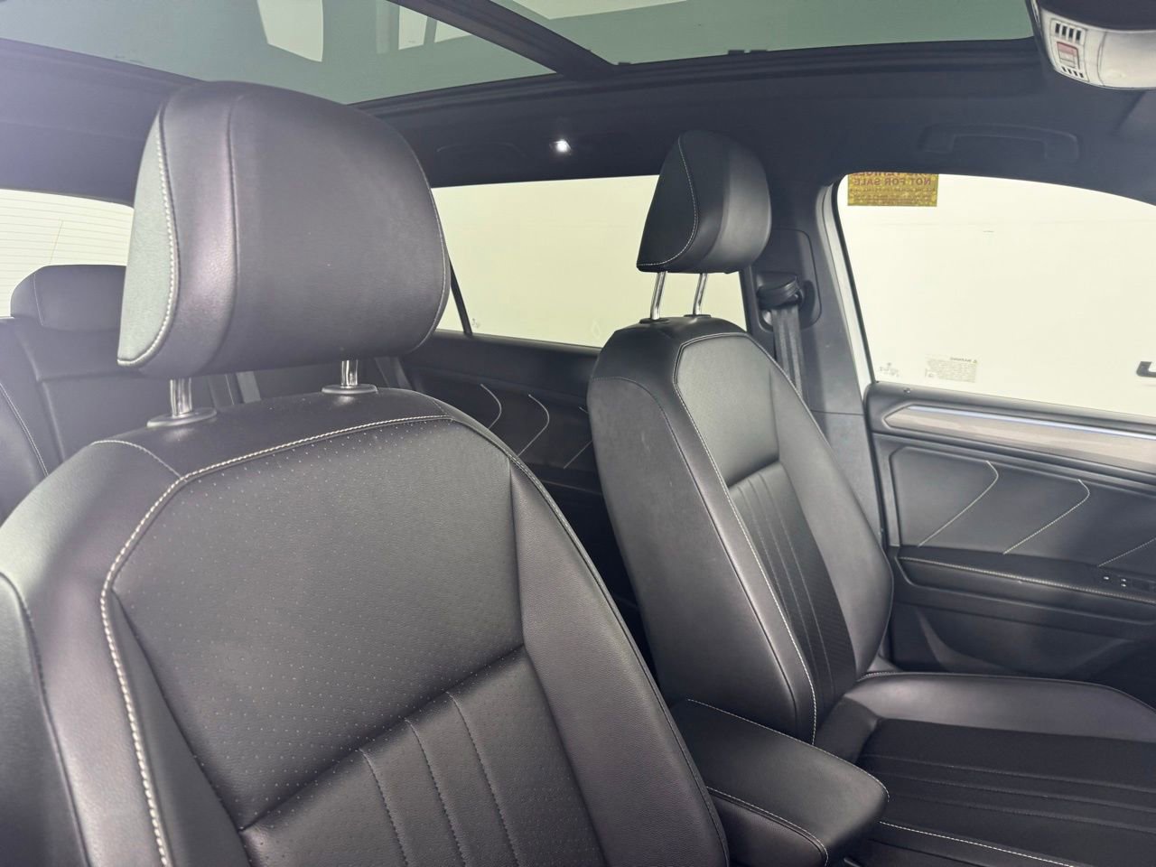 Used 2024 Volkswagen Tiguan SE R-Line image 32