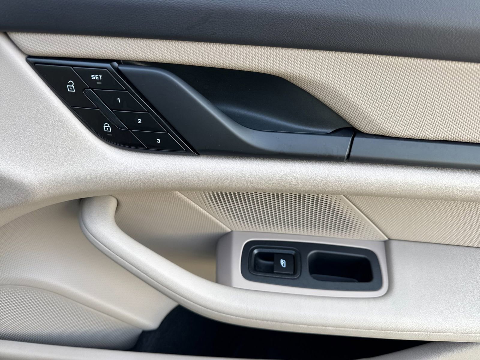 Certified 2022 Porsche Taycan 4 Cross Turismo image 20