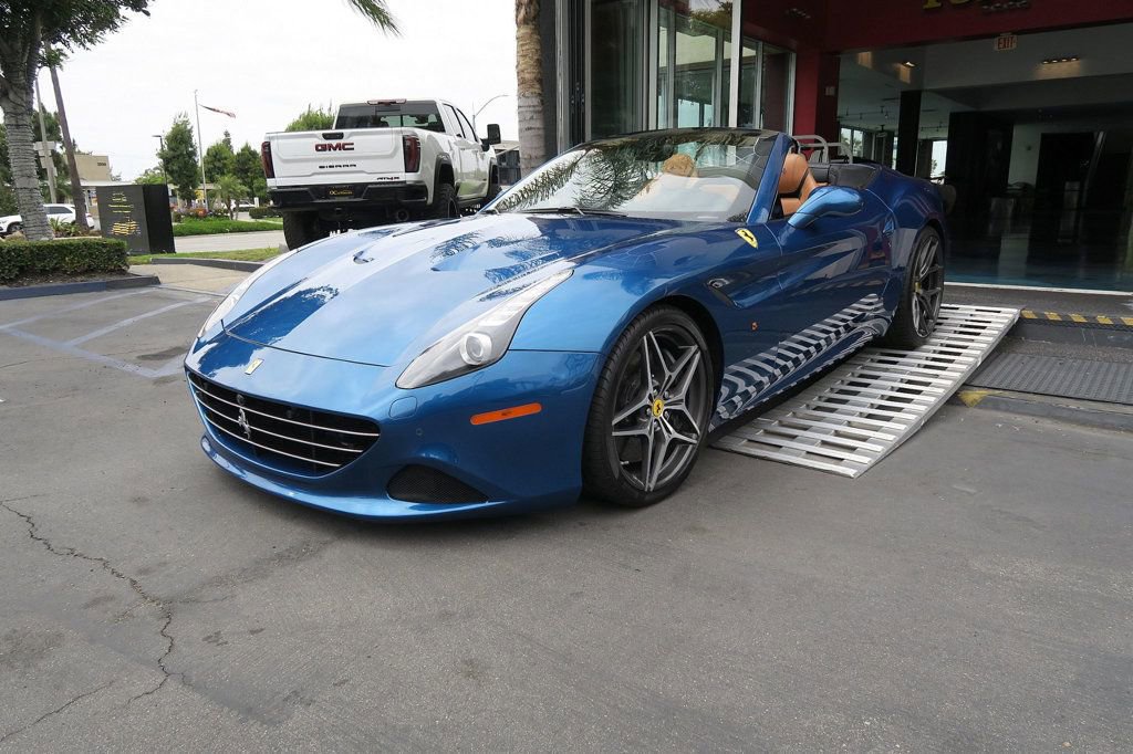 Used 2016 Ferrari California T RWD image 48