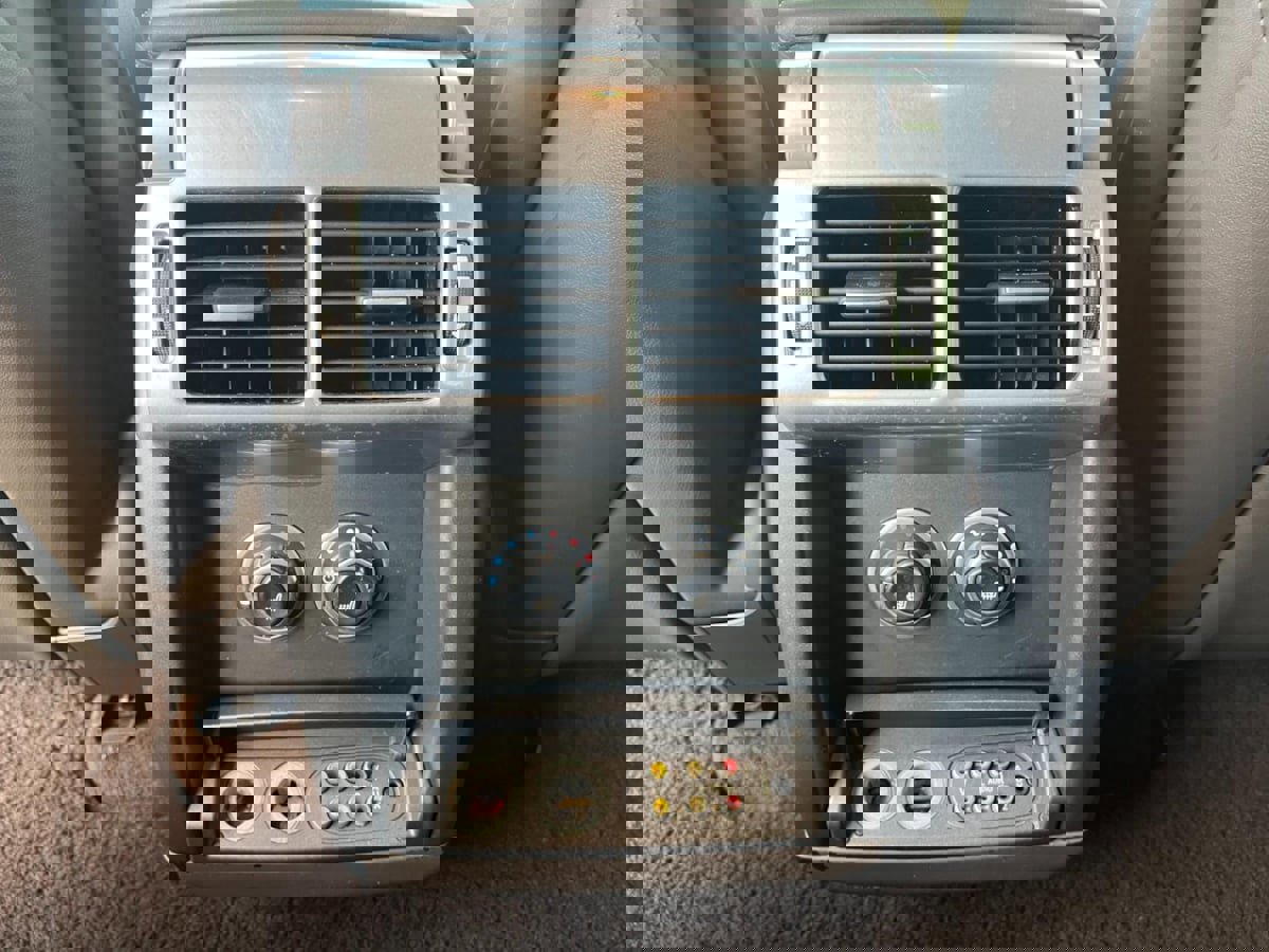 Used 2010 Land Rover Range Rover Supercharged image 28