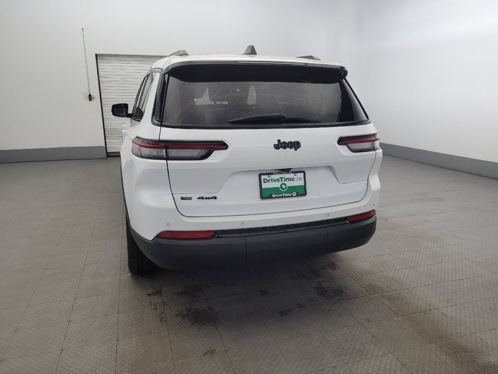 Used 2022 Jeep Grand Cherokee L Laredo image 6