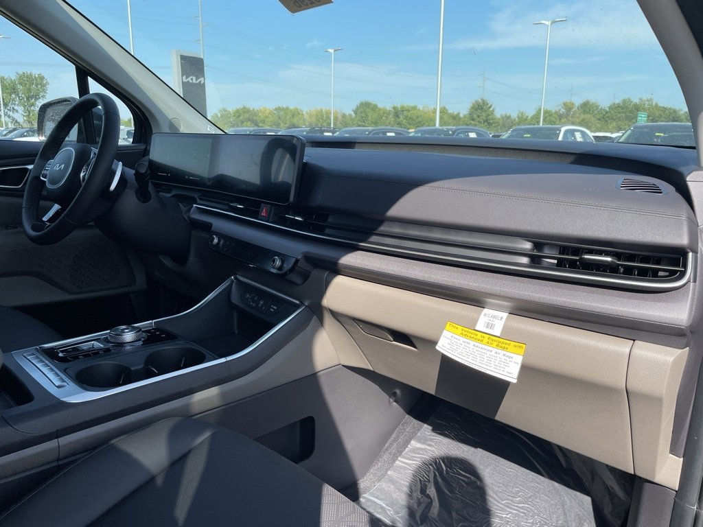 New 2026 Kia Carnival EX image 31