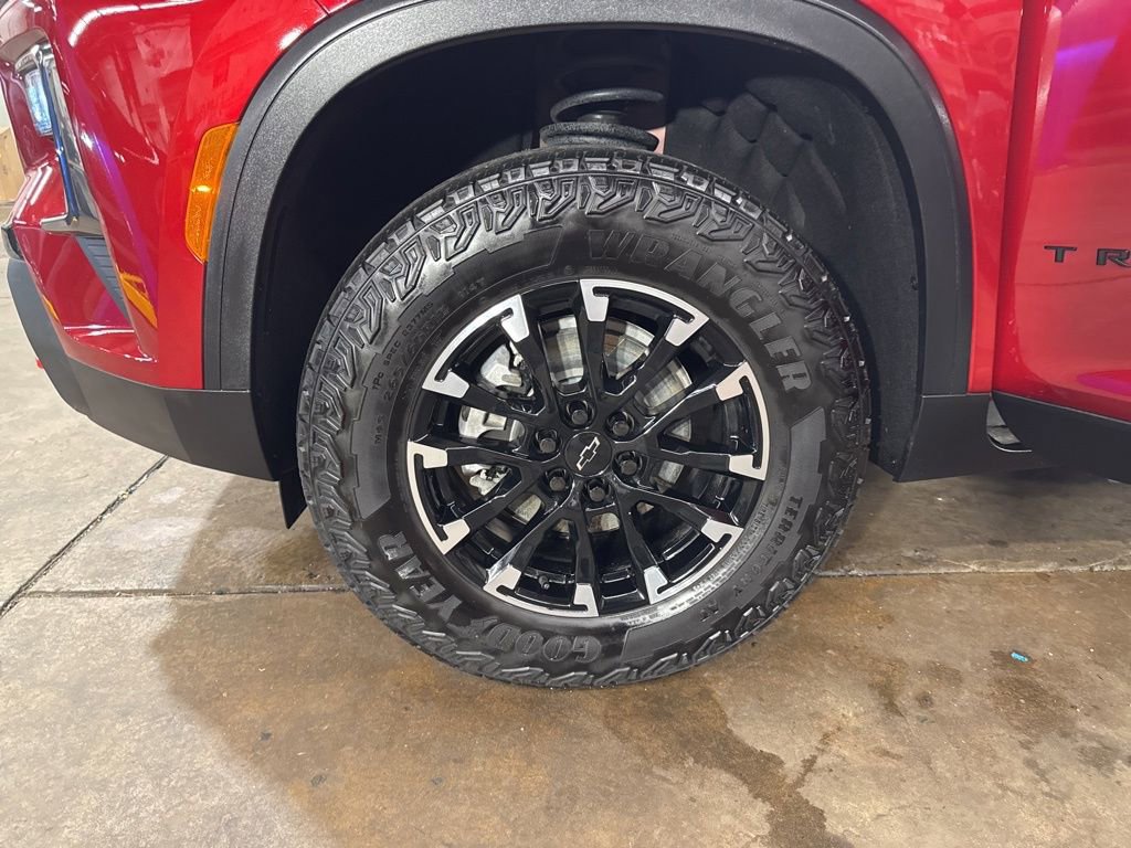 Used 2025 Chevrolet Traverse Z71 w/ Driver Confidence Package image 28