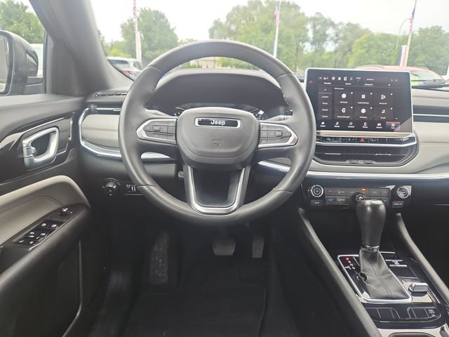 Used 2023 Jeep Compass Limited AWD/4WD image 14