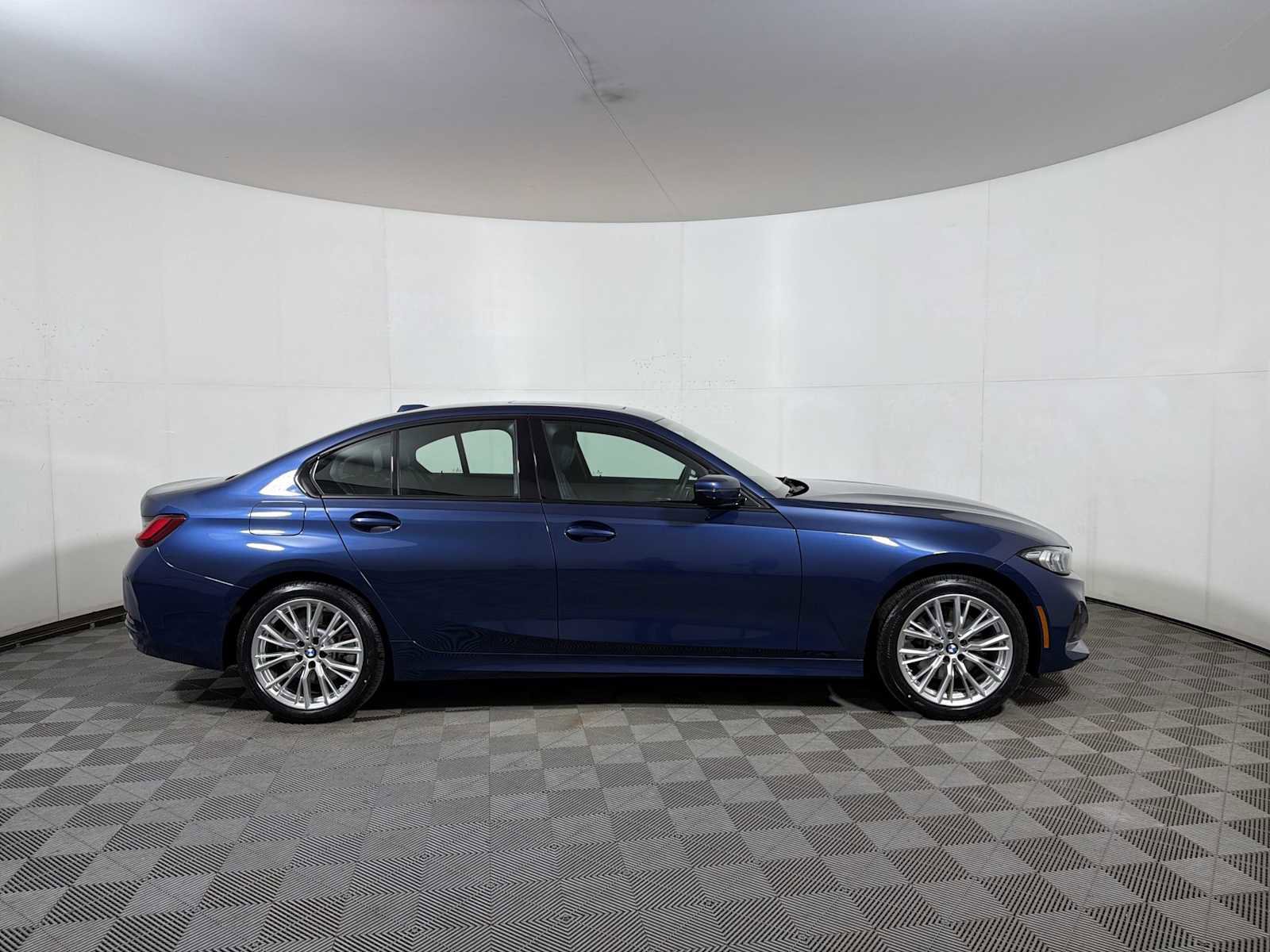 Certified 2023 BMW 330i xDrive Sedan w/ Convenience Package image 7