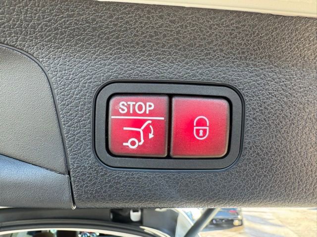 Used 2024 Mercedes-Benz GLS 450 4MATIC image 16