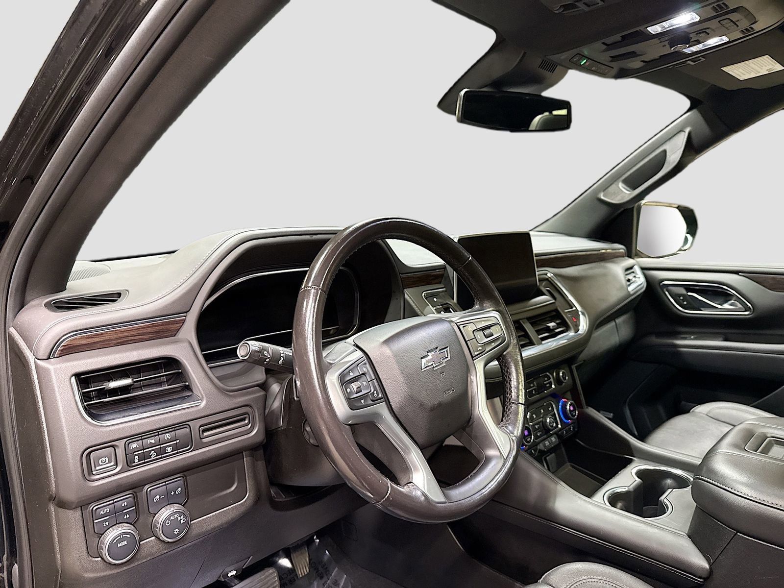 Used 2023 Chevrolet Suburban Z71 w/ Luxury Package image 11