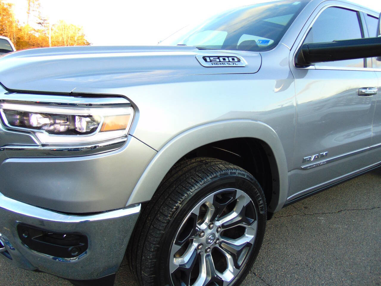 Used 2019 RAM 1500 Limited w/ Advanced Safety Group image 32