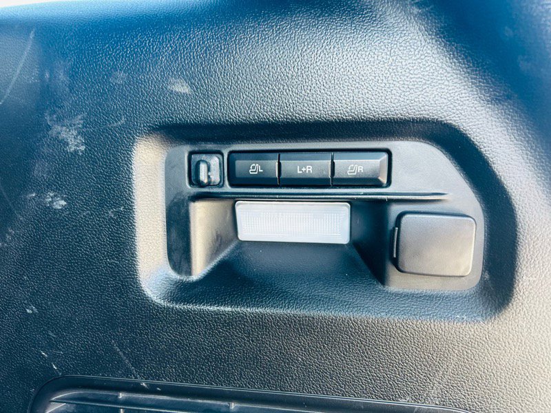 Used 2021 Ford Explorer Limited w/ Equipment Group 301A image 16