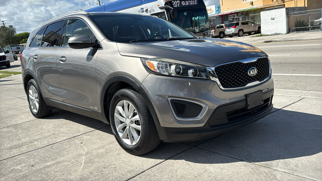 Used 2016 Kia Sorento LX w/ LX Convenience Package AWD/4WD image 16