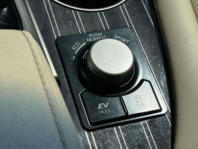 Used 2017 Lexus RX 450h AWD w/ Luxury Package image 35