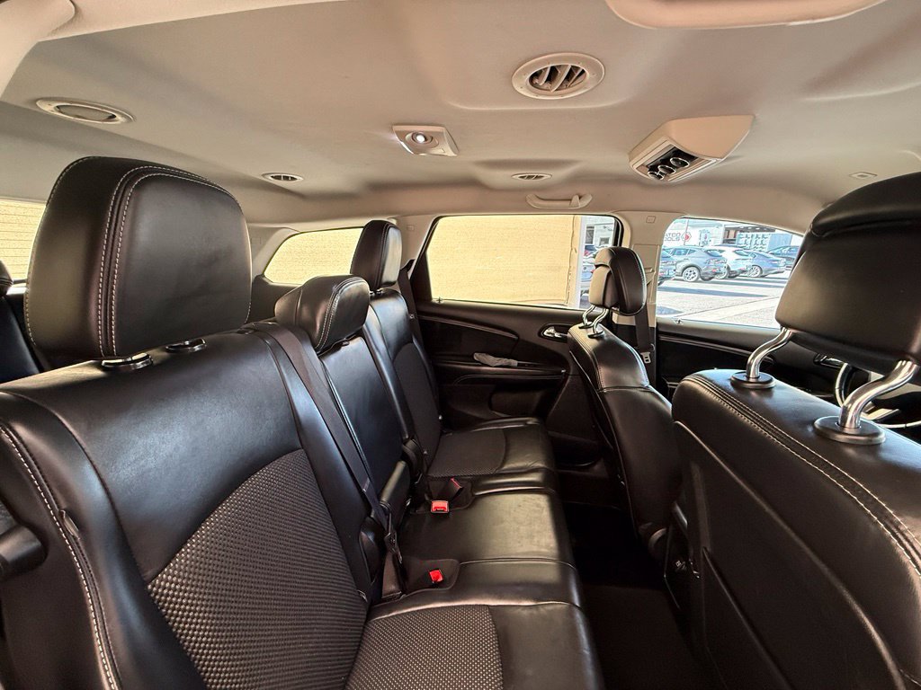 Used 2019 Dodge Journey Crossroad w/ Driver Convenience Group FWD image 16