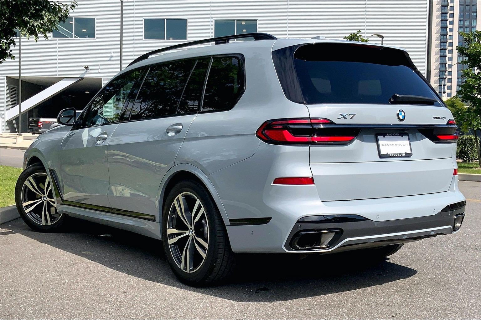 Used 2024 BMW X7 xDrive40i w/ Executive Package AWD/4WD image 11