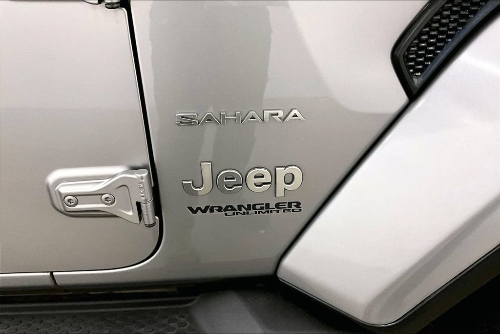 Used 2019 Jeep Wrangler Unlimited Sahara AWD/4WD image 24