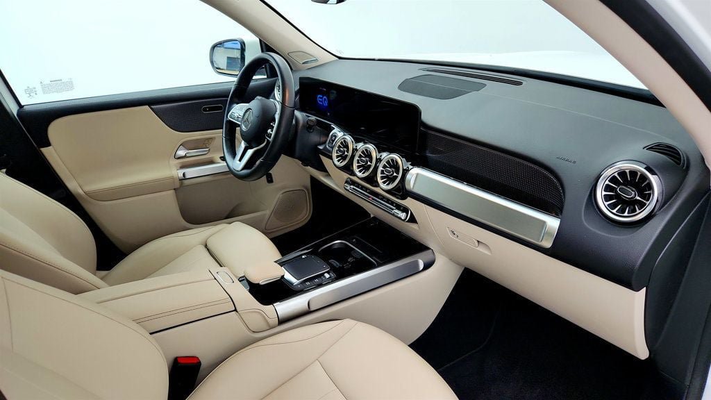 Used 2022 Mercedes-Benz EQB 300 4MATIC w/ Pinnacle Package image 25