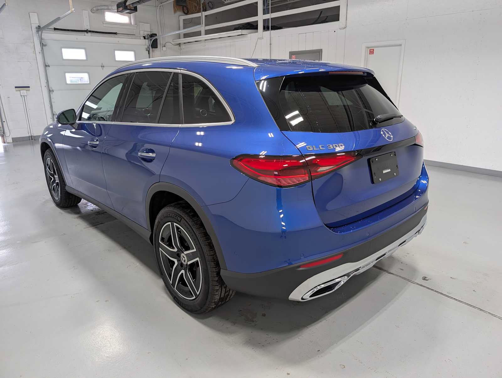 New 2026 Mercedes-Benz GLC 300 4MATIC image 9