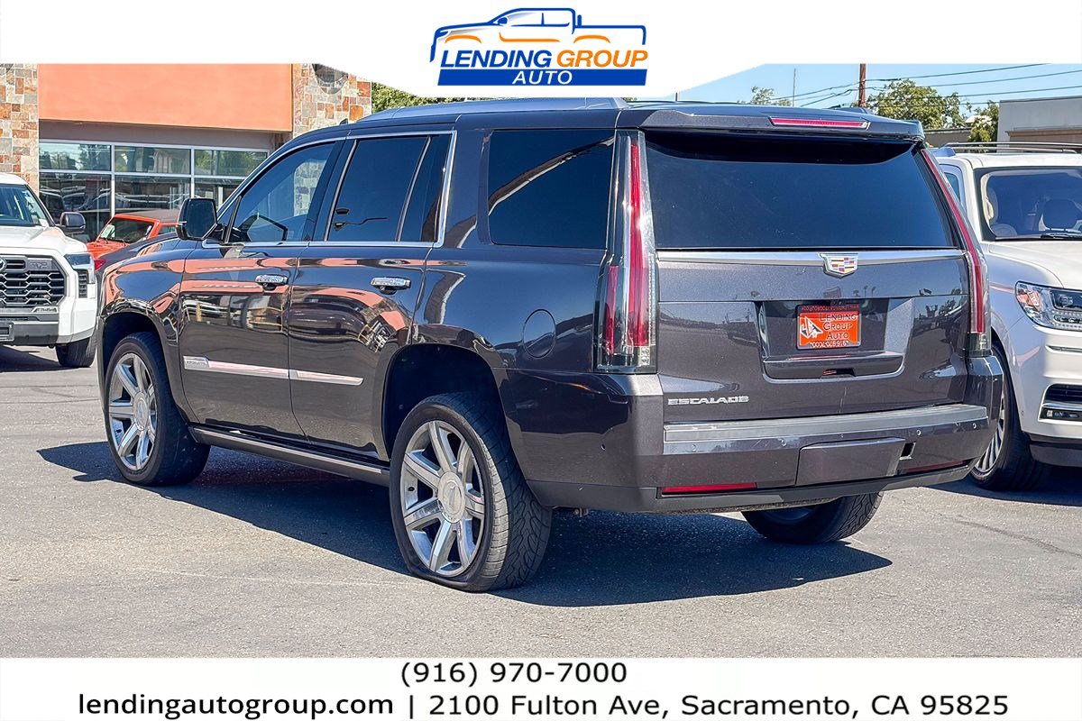Used 2017 Cadillac Escalade Premium Luxury AWD/4WD image 2