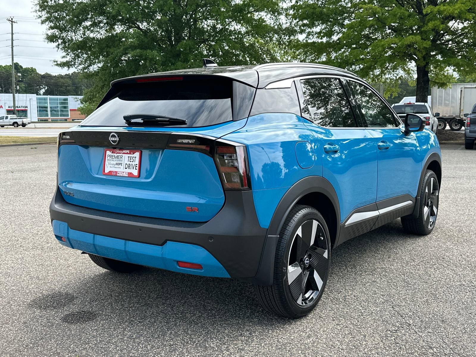 Used 2025 Nissan Kicks SR FWD image 4