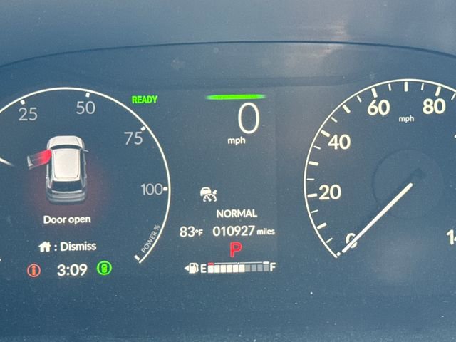 Used 2025 Nissan Rogue S AWD/4WD image 18
