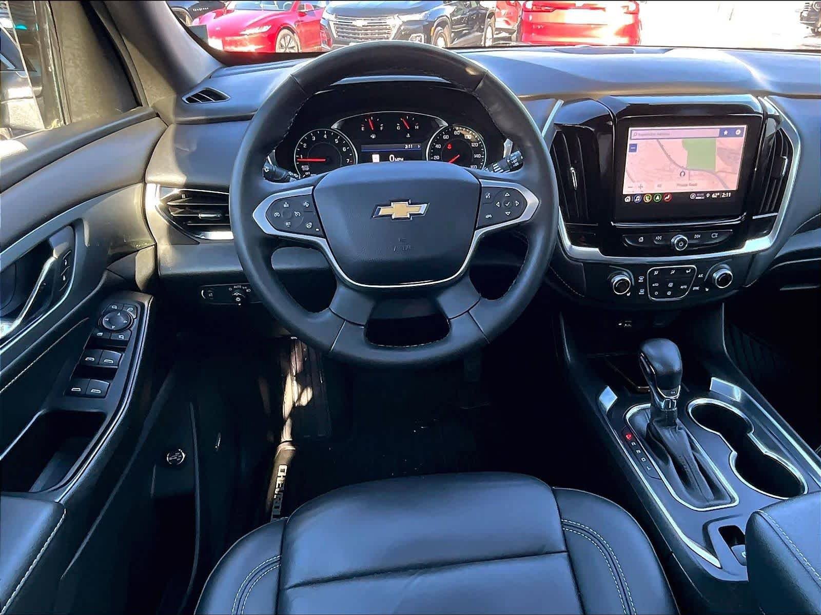Used 2023 Chevrolet Traverse LT w/ LT Premium Package AWD/4WD image 18